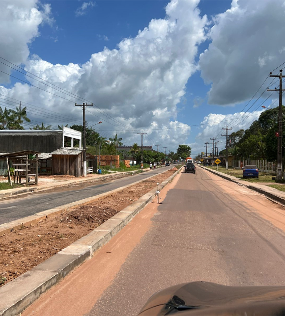Obra inacabada do canteiro central de Terra Alta oferece riscos e expõe motoristas ao perigo