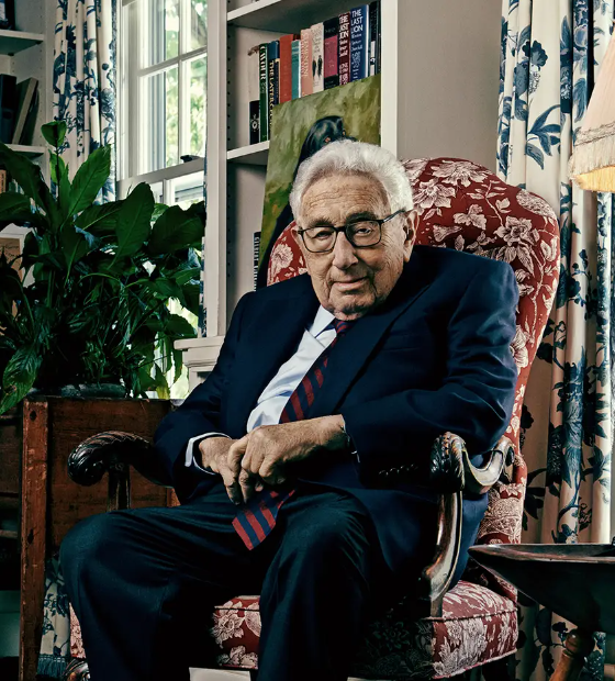 Henry Kissinger, influente político e criminoso de guerra, morre aos 100 anos