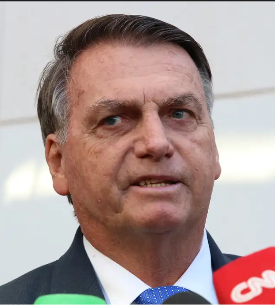 Militares rasgaram minuta do golpe assinada por Bolsonaro, sugerem mensagens obtidas pela PF 