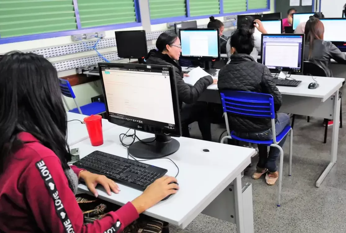 MEC atualiza lista de cursos superiores semipresenciais autorizados