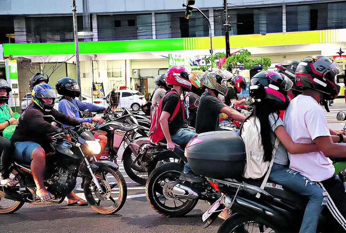 Colapso do transporte coletivo favorece o aumento da frota de motos em Belém