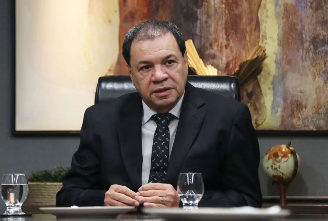 Assembleia garante diploma legal de ensino superior e se diz vítima de calúnia