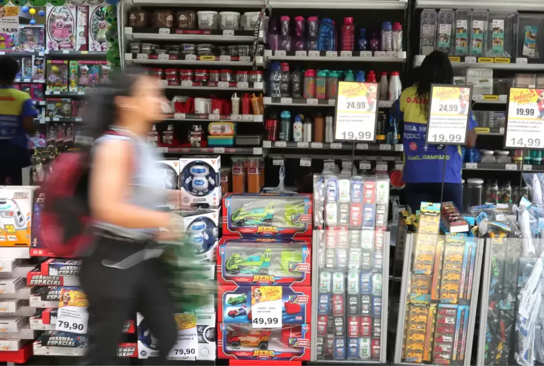 Endividamento sobe pelo 3º mês e tem recorde de 79,5% das famílias em outubro