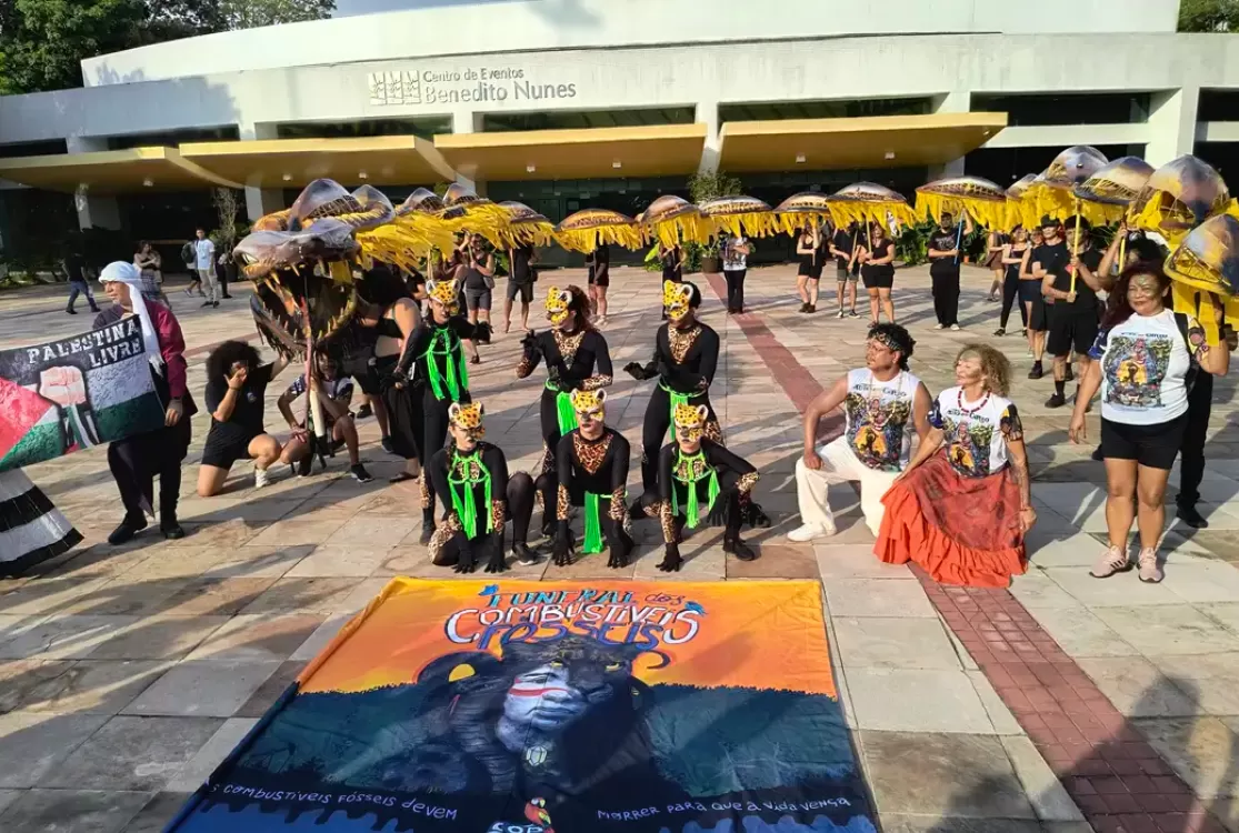 COP30: ato na UFPA realiza, em ato simbólico, o “Funeral dos Combustíveis Fósseis”