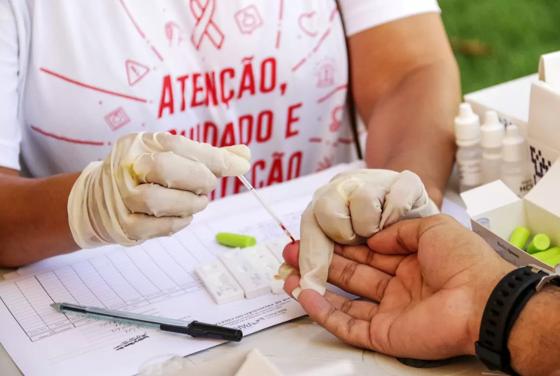 Campanha do Dezembro Vermelho, contra o HIV, começa nesta segunda, 1