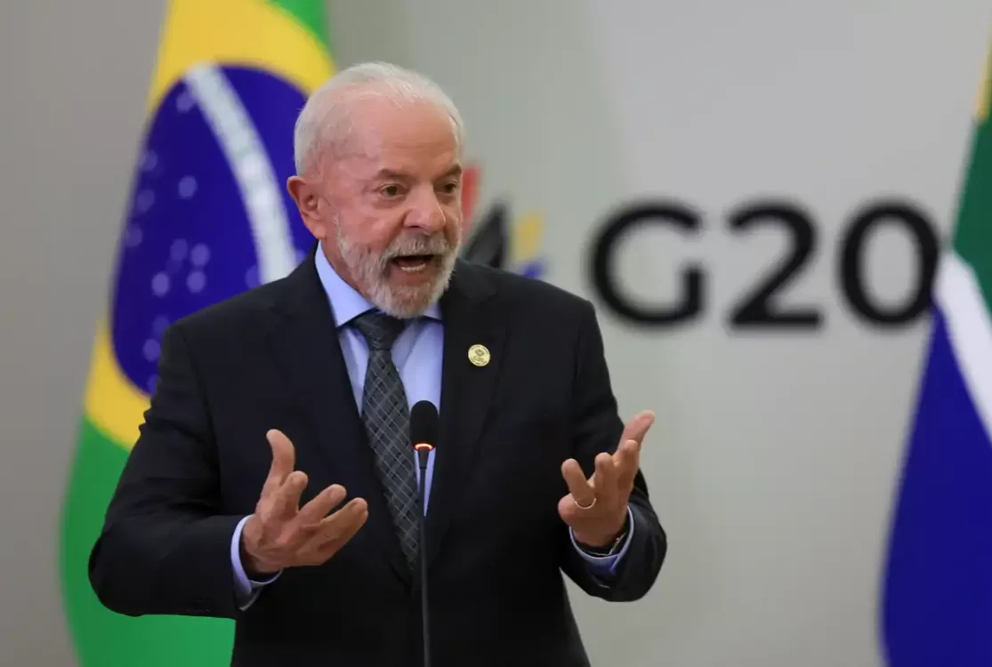 Datafolha: Lula venceria Flávio Bolsonaro por 15 pontos e Tarcísio por 5 no 2º turno