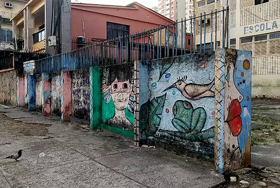 Quando o Estado fecha uma escola não se trata apenas de um portão - é a memória apagada