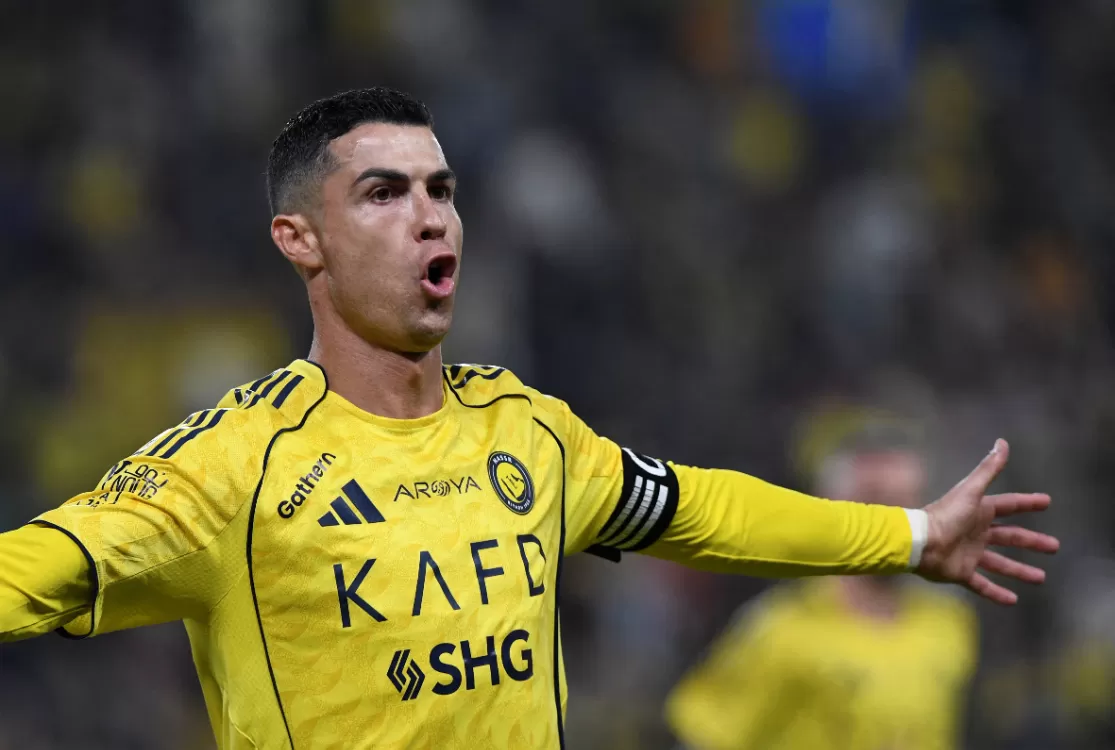 Cristiano Ronaldo marca 2 na vitória do Al Nassr no Saudita e fica a 44 do milésimo gol