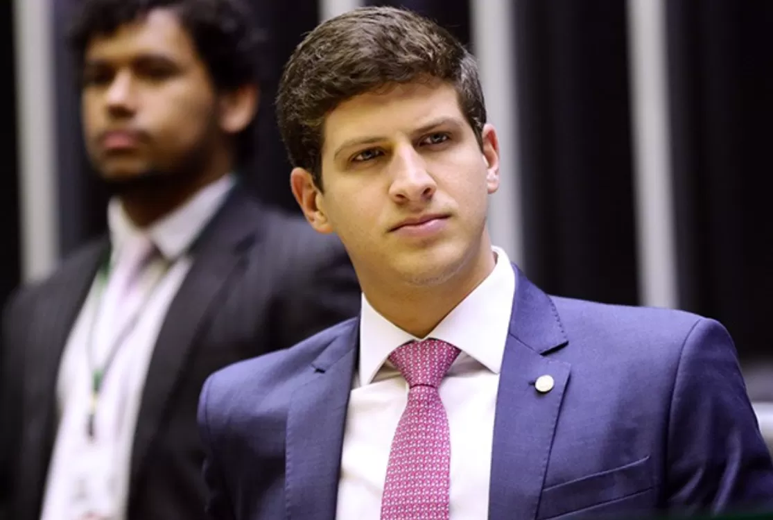 Após reação, Campos anula nomeação de filho procuradora para cargo de R$ 30 mil