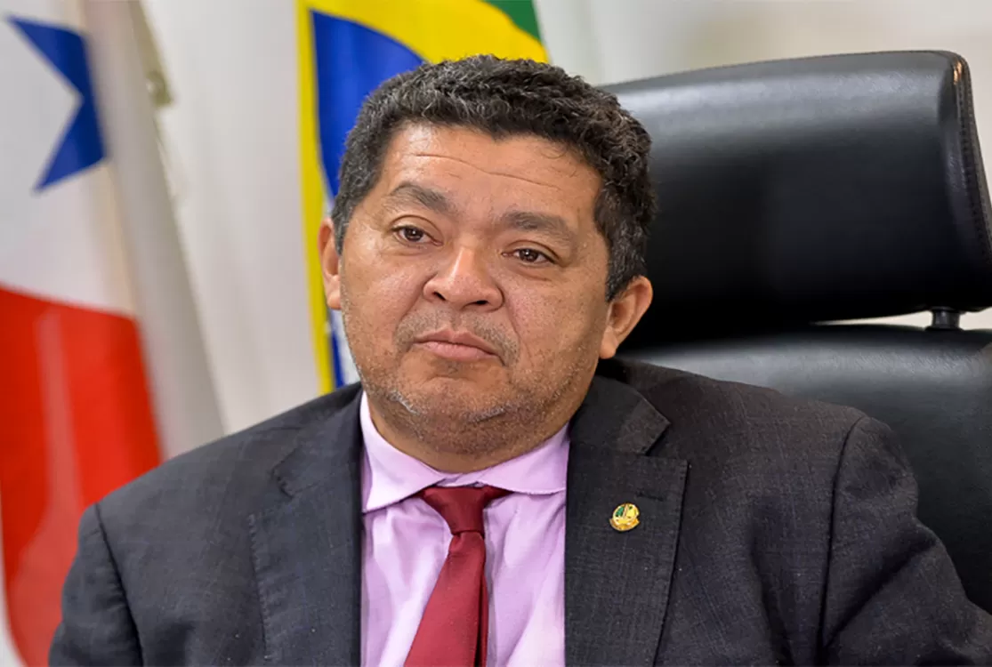 Senador cassado pelo TRE sofre desgaste e críticas cada vez mais explícitas no PT