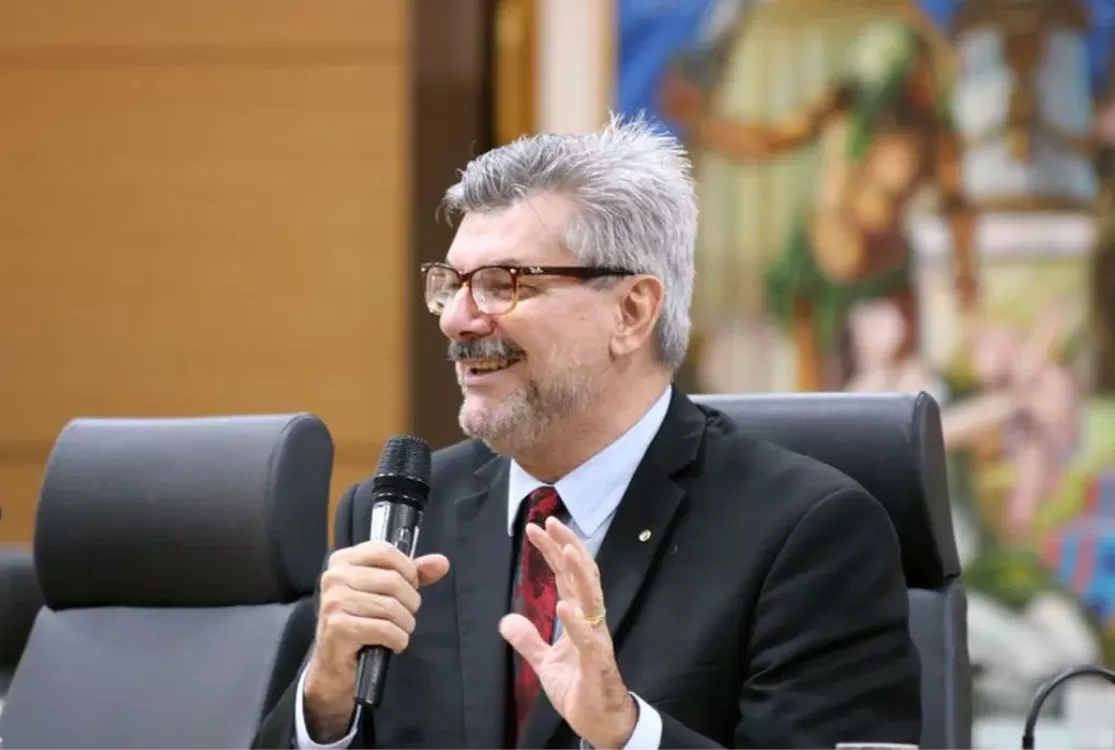Ministro do STJ Marco Buzzi é acusado de assédio sexual contra jovem de 18 anos