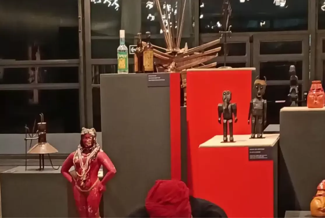 Exposição aborda presença de Exu na religião e na cultura afro-brasileira