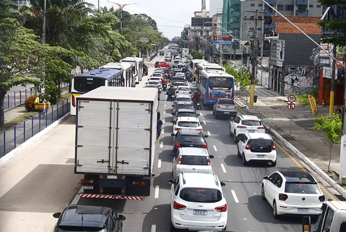 Frota dispara nas ruas com 2,9 mi de veículos e pressiona Pará por mais espaço