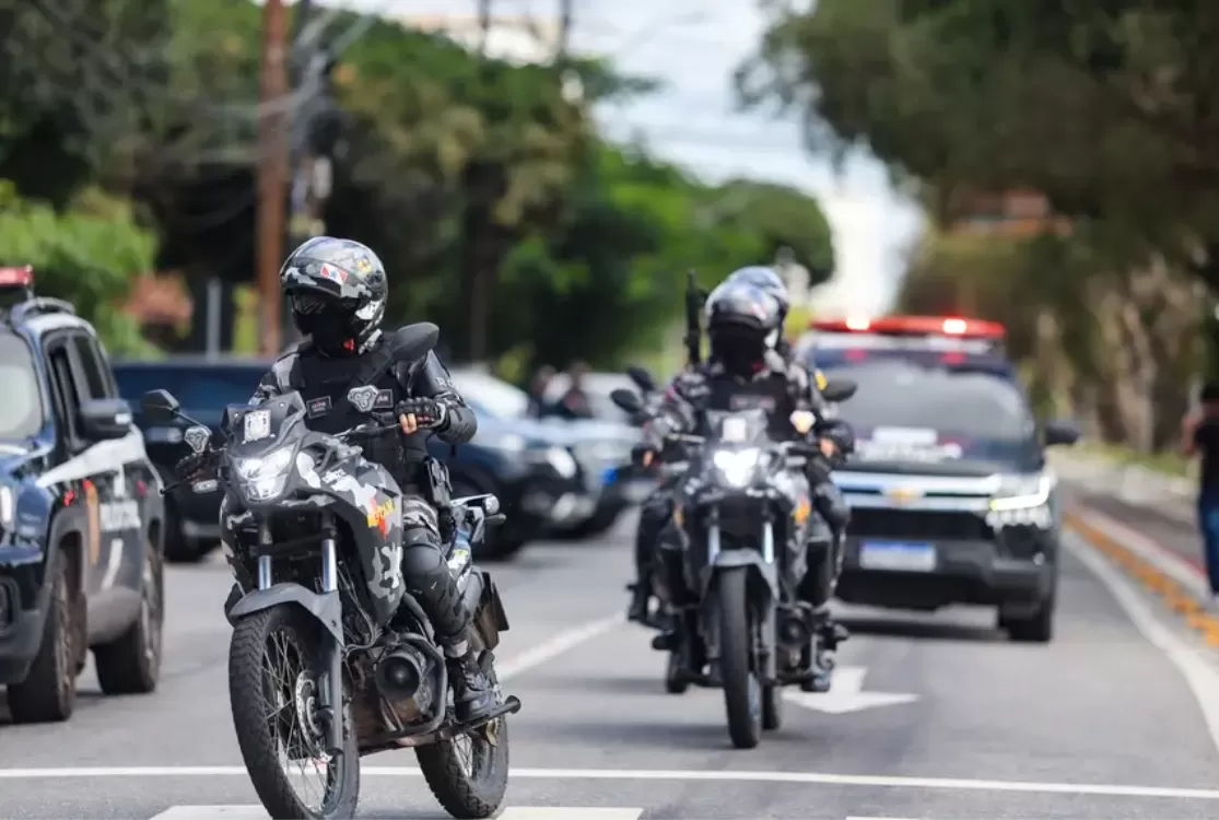 Feriado de Tiradentes terá reforço de 1,2 mil agentes em 17 localidades do Estado