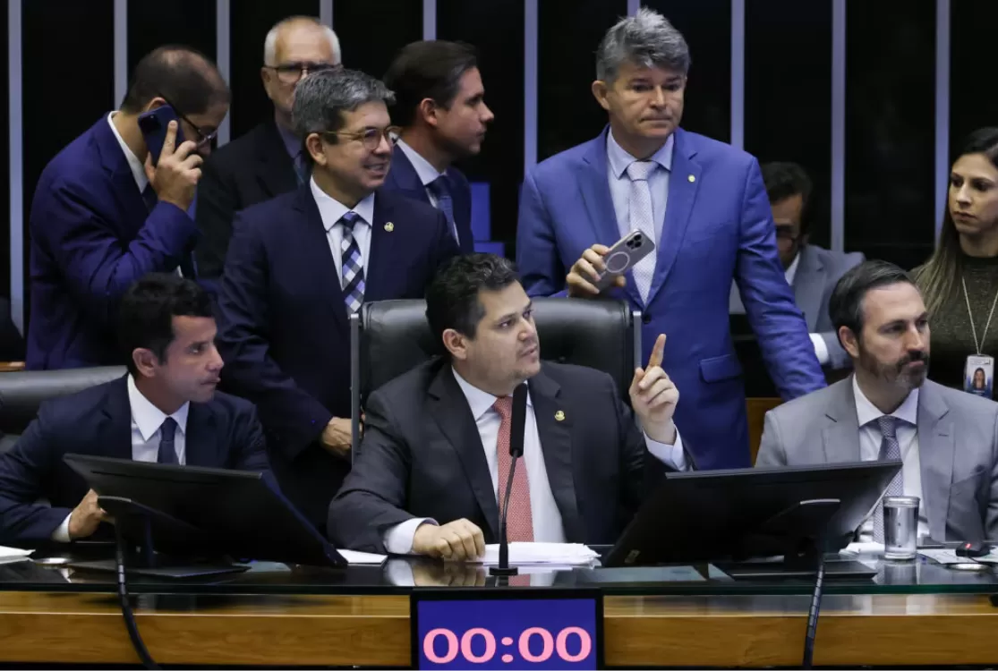 Congresso derruba veto de Lula e libera repasses a municípios inadimplentes