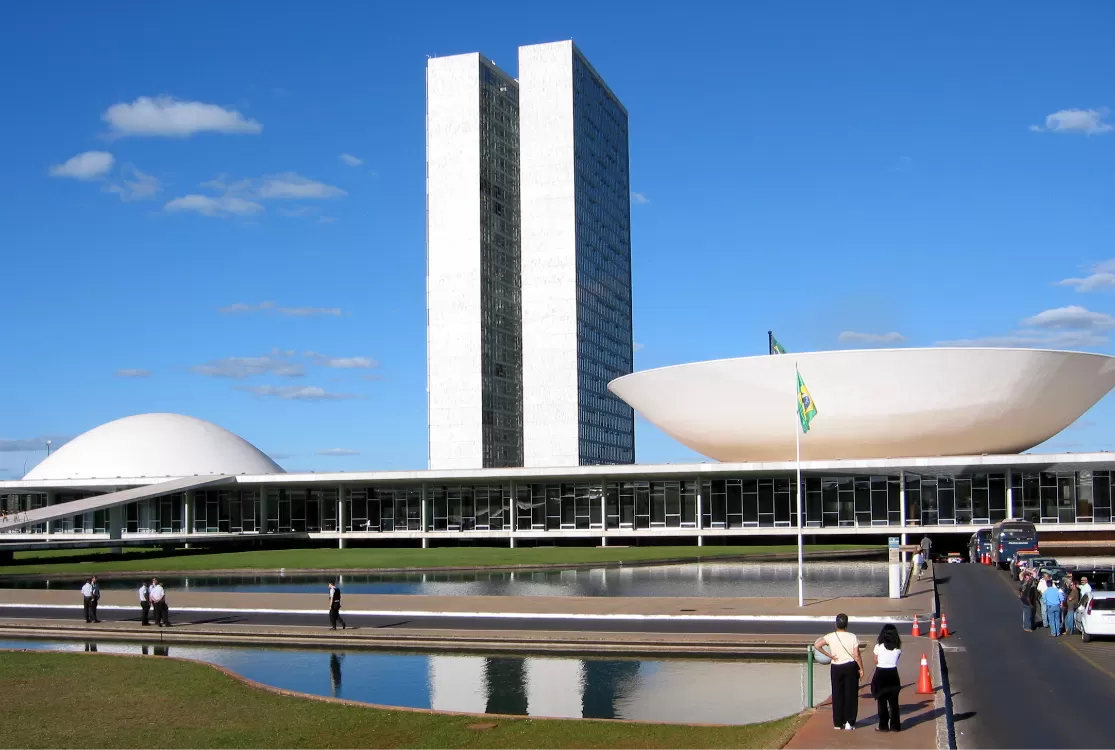 Para onde caminha o império dos gastos e os bloqueios sem fim do governo?