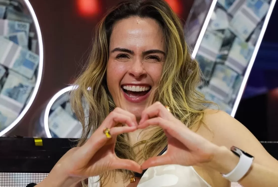 Ana Paula Renault celebra contrato com a Globo: 'Minha essência vai junto'