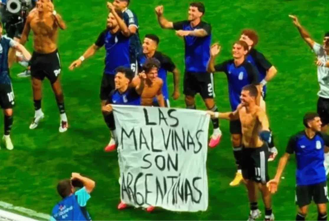Fifa suspende Paredes por 10 jogos e multa Argentina por racismo e menção às Malvinas