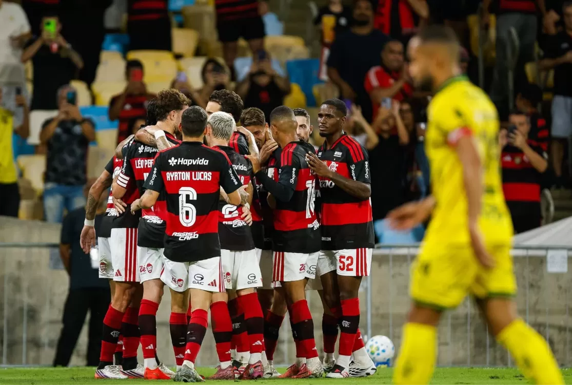 Flamengo bate Mirassol em jogo atrasado e cola no líder Palmeira