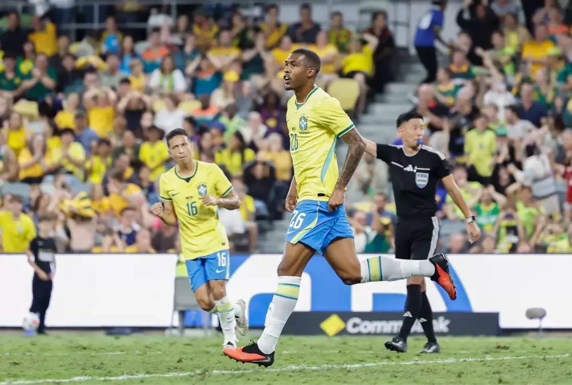 Brasil sai atrás, mas arranca empate contra Austrália na estreia do novo ciclo