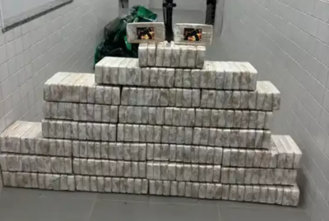 PM apreende 249 quilos de crack e recupera veículo roubado em Redenção
