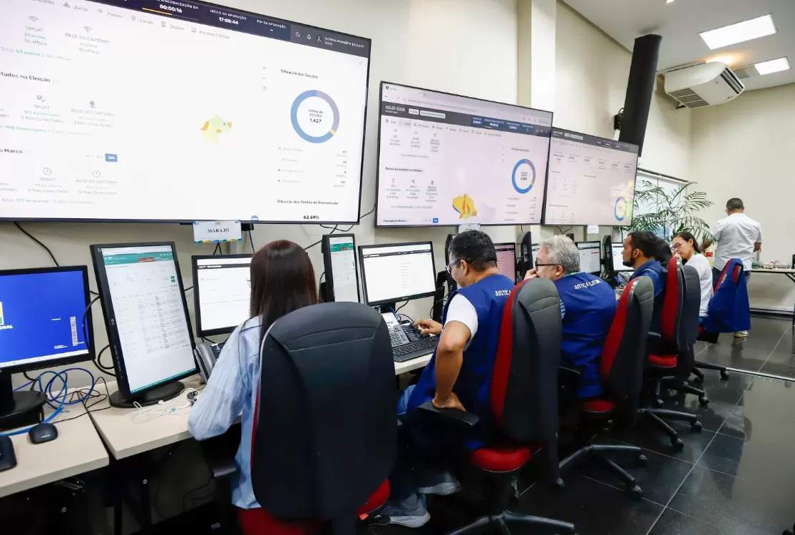 Internet via satélite agiliza transmissão de resultados da eleição na região amazônica