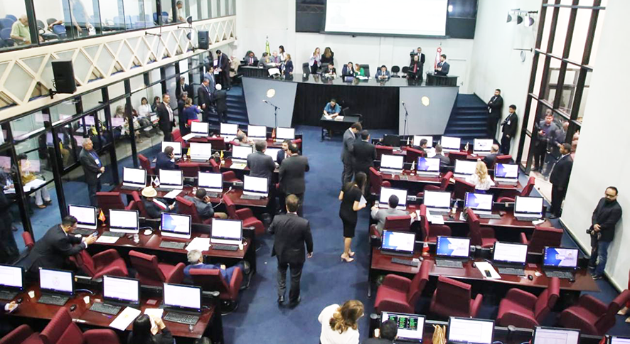 Read more about the article Rolo compressor do governo esmaga oposição e deputados aprovam verba extra para propaganda