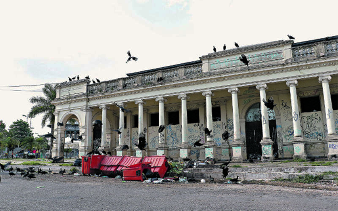 Read more about the article Impasse jurídico empurra para “Dia de São Nunca”  obras de reforma e uso do Mercado de São Brás