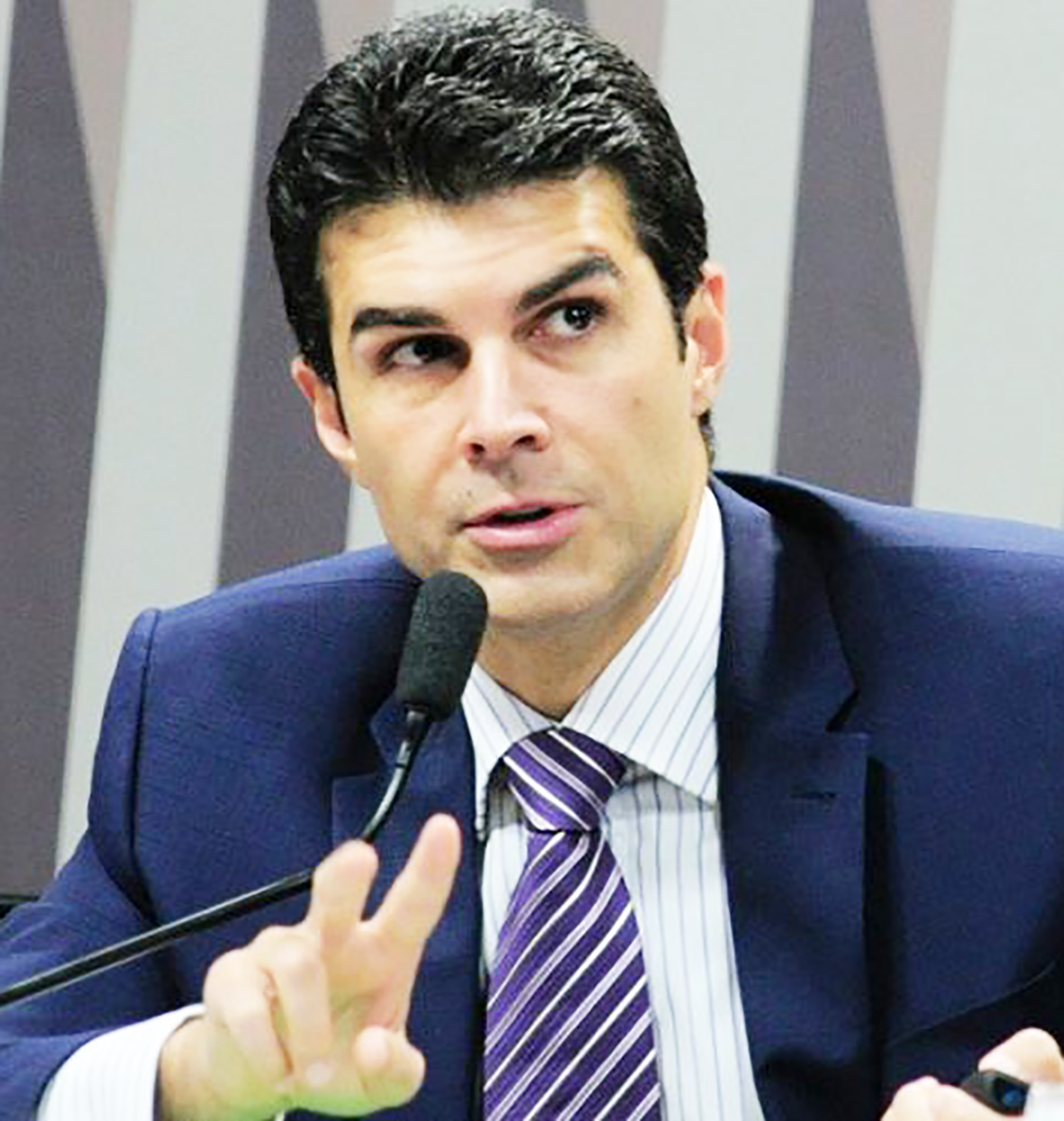 Read more about the article Pesquisa Doxa aponta caminho livre para Márcio Miranda,  candidato à Câmara, concorrer ao Senado Federal