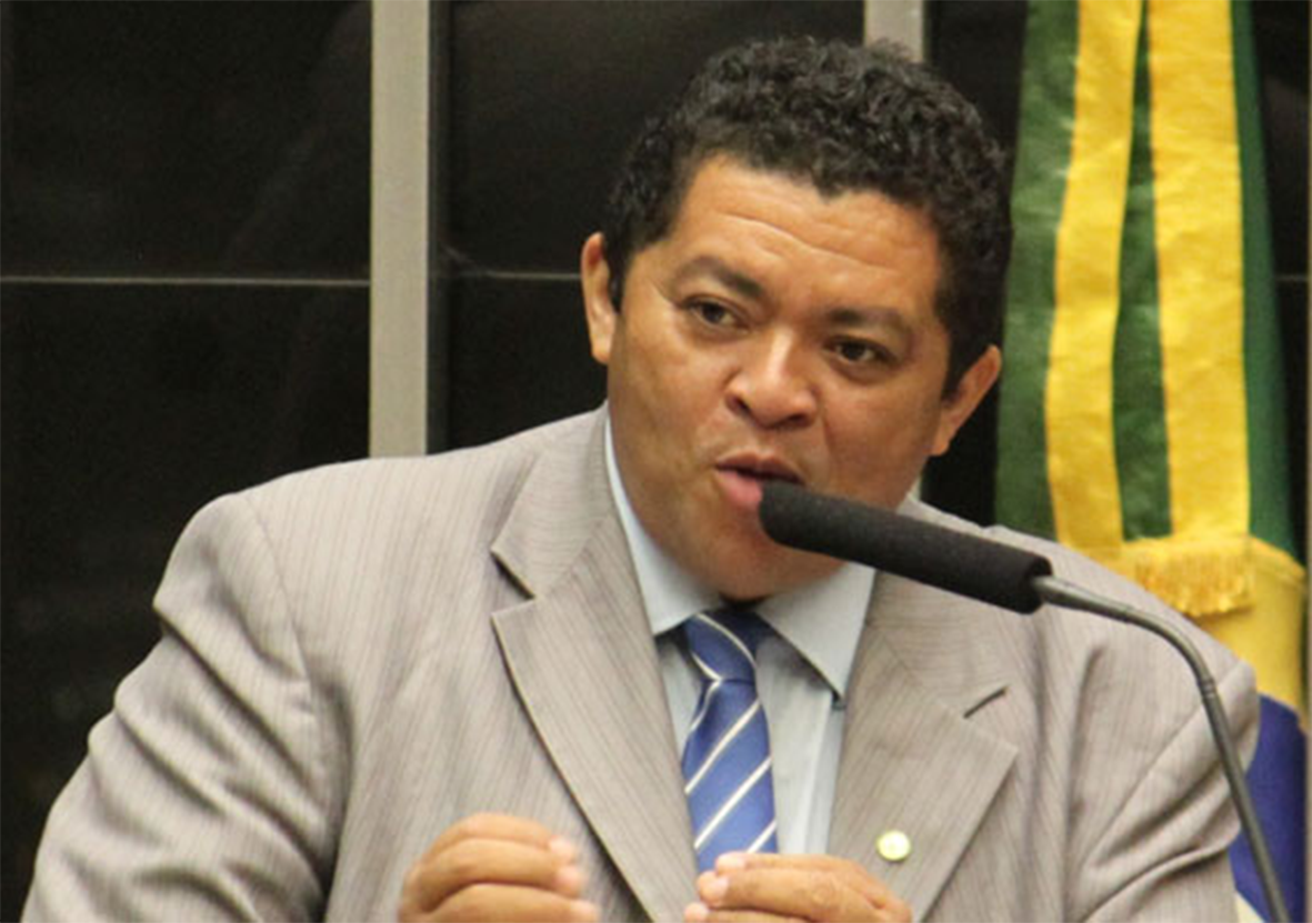 Read more about the article Por via das dúvidas: também em campanha política,  “o risco que corre o pau corre o machado”