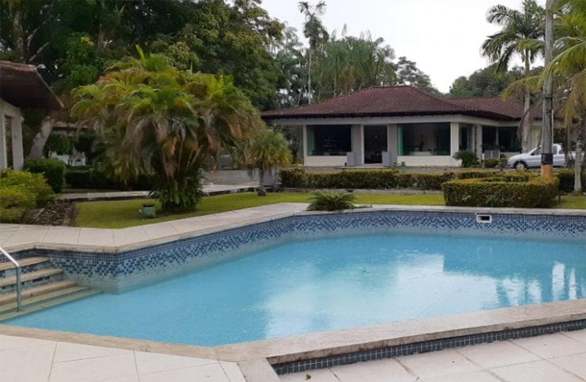 Read more about the article Casa de ferreiro, espeto de pau: Condomínio Lago Azul recorre à ‘vaquinha’ para ‘operação tapa-buracos’