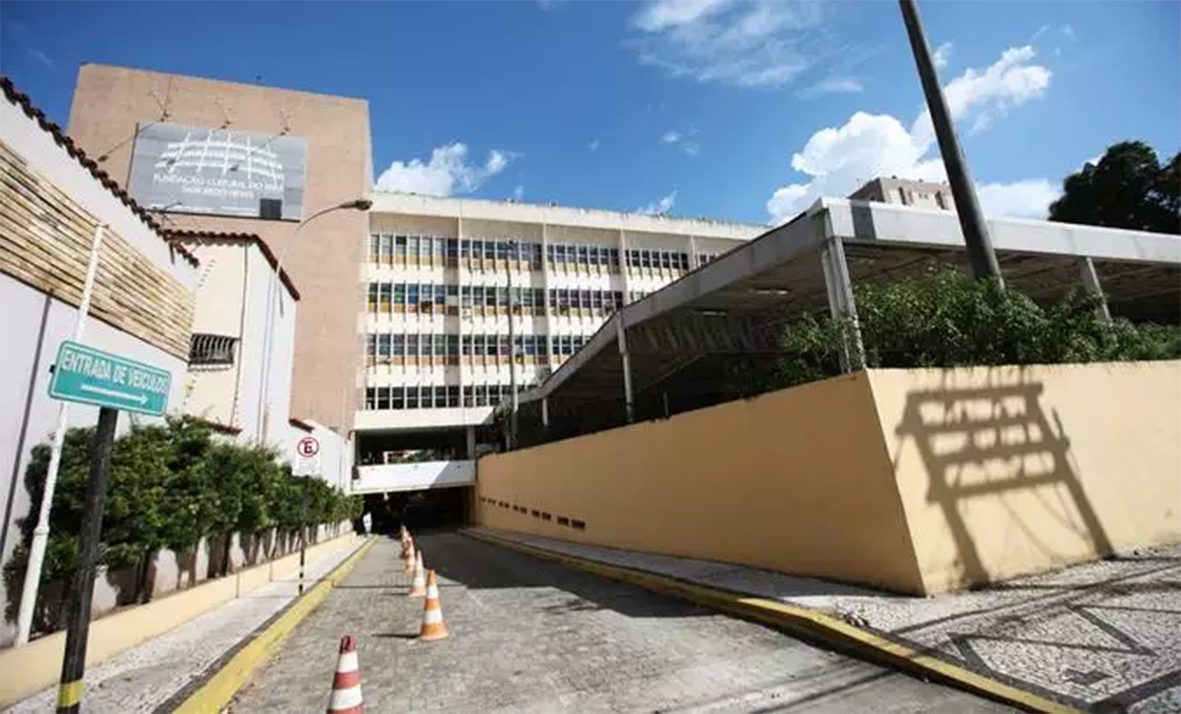 Read more about the article Grupos de Whatsapp da PM denunciam ‘farra de diárias’ e até ‘dinheiro guardado em picape blindada’