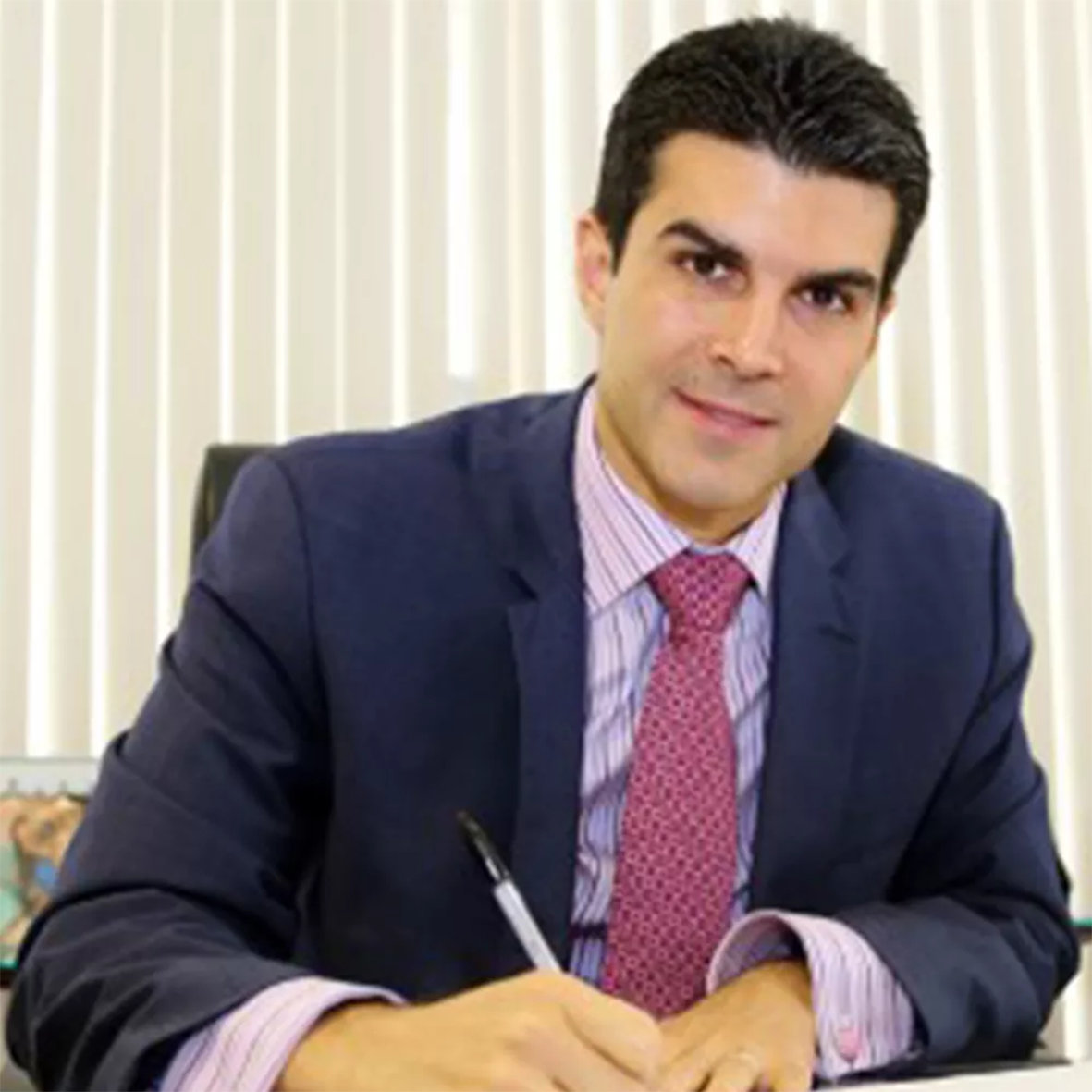 Read more about the article Prefeito de Ananindeua abre batalha digital com Ed50 de olho na sucessão de Helder Barbalho, em 2026