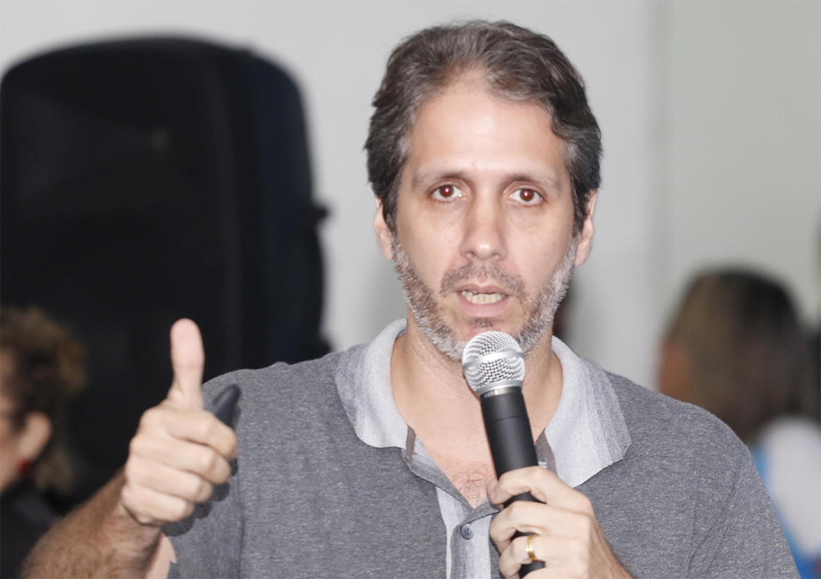 Read more about the article Futebol do Pará mistura alhos com bugalhos e passa a ser dirigido por ex-presidente do Paysandu