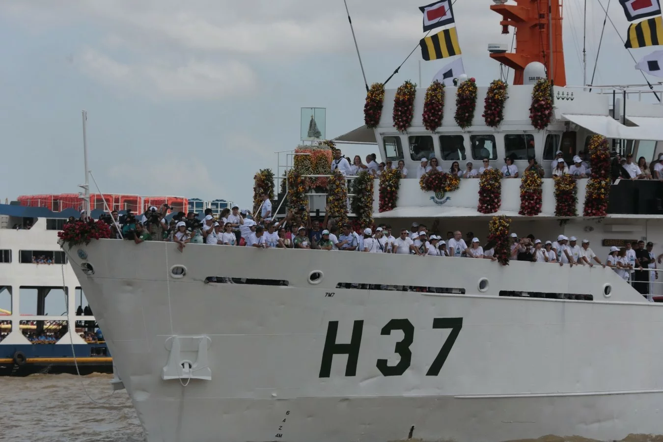 Read more about the article Círio de Nazaré: depois da pandemia, reencontro com a fé na padroeira desliza sem incidentes na Baía do Guajará