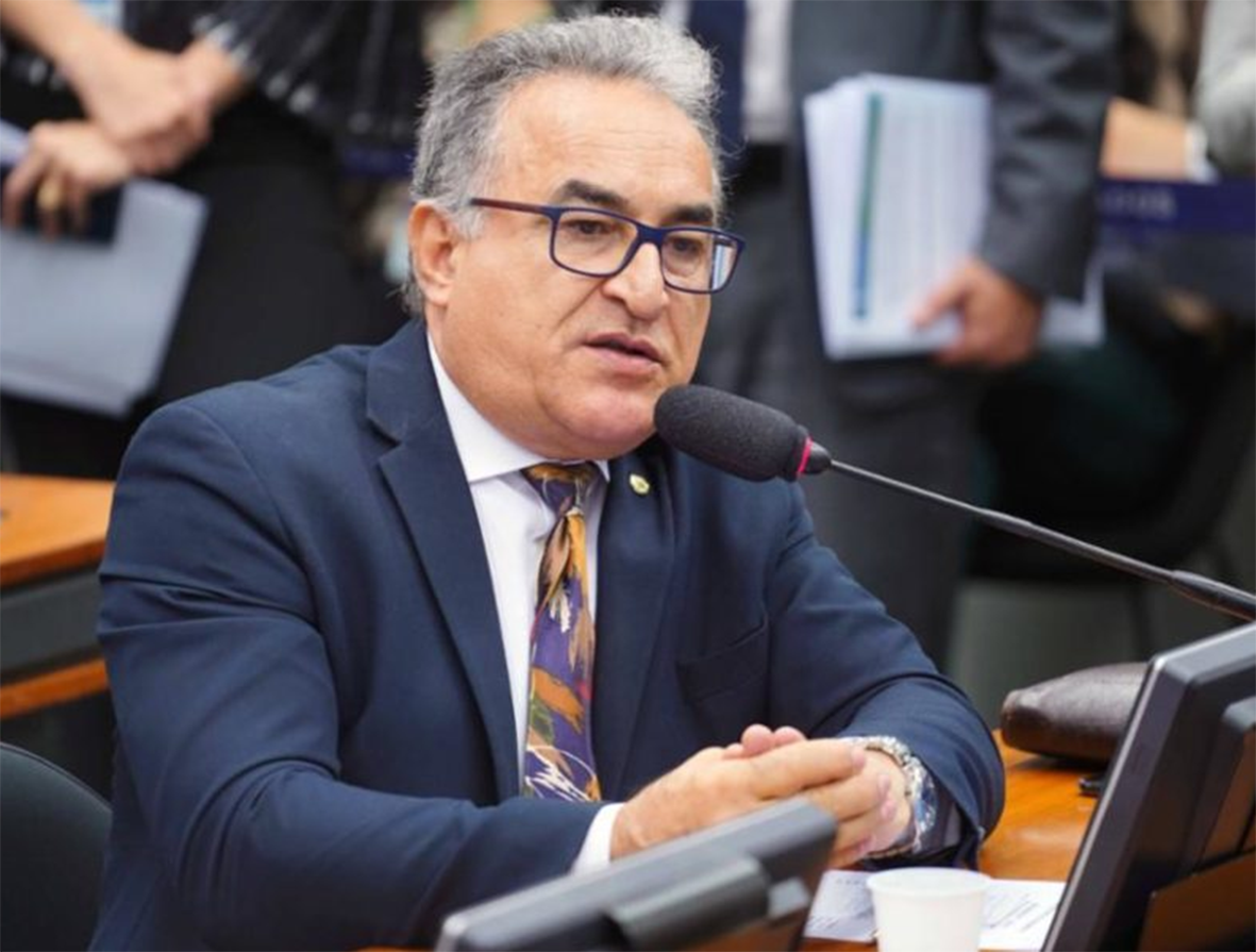 Read more about the article Derrotado nas urnas, deputado federal Cássio Andrade manda fatura para Ed 50: quer controle de duas secretarias de Belém