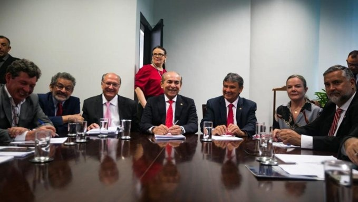 Read more about the article PT tenta se estabilizar no Pará defendendo posse em cargos federais, mas, a rigor, tudo passa pelo comando de Helder