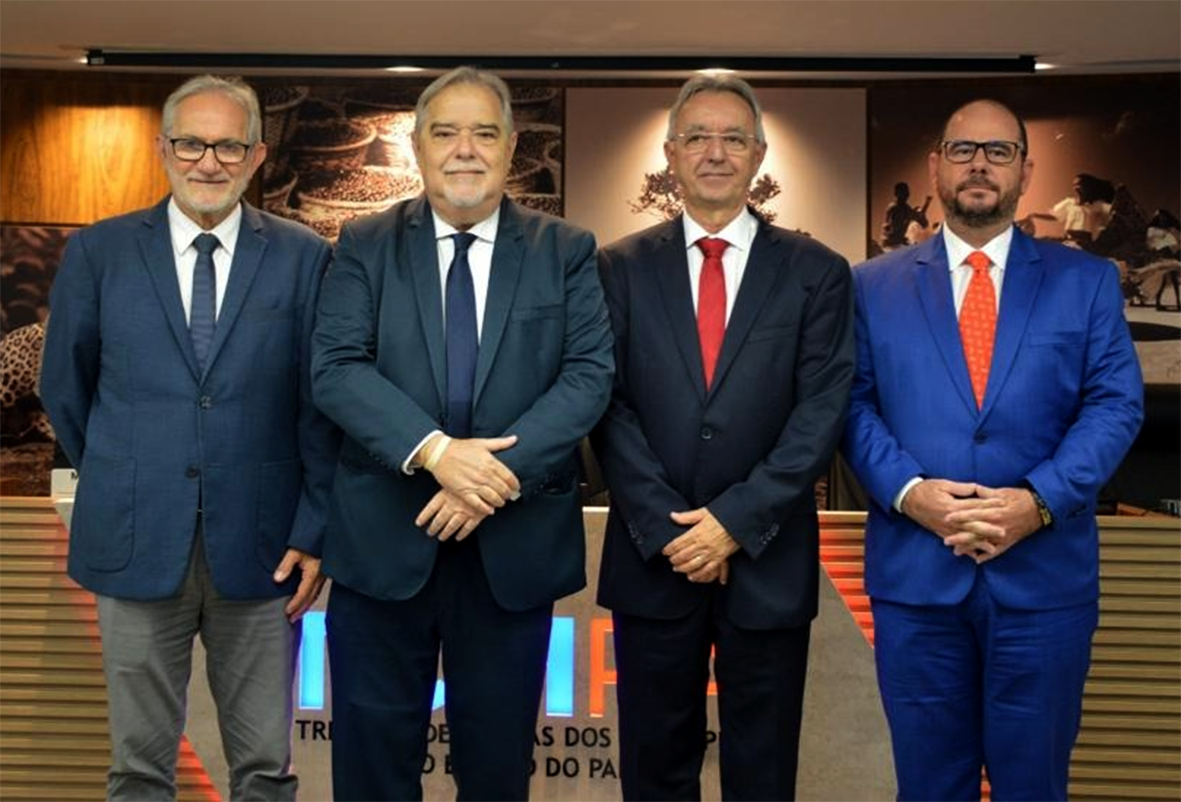 Read more about the article TCM elege Antônio José Guimarães presidente, Lúcio Vale,  vice, Zé Carlos Araújo, corregedor, e Sérgio Leão, ouvidor