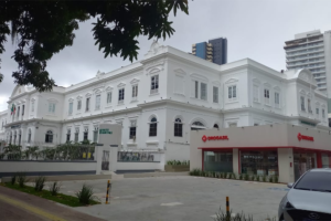 Farmácia constrói loja em área do Hospital da Beneficente Portuguesa, no Umarizal, e deixa observadores intrigados