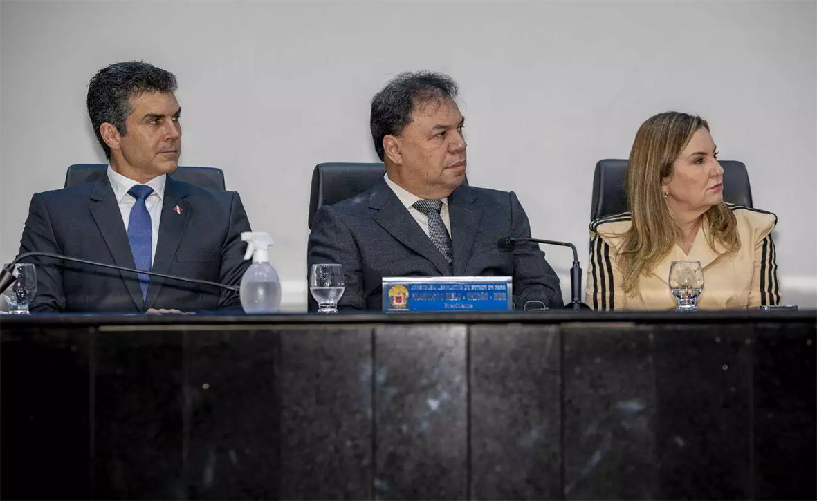 Read more about the article Lívia Duarte, do Psol, diz que, nem mesmo visita angelical à terra pouparia elogios ao governador Helder Barbalho