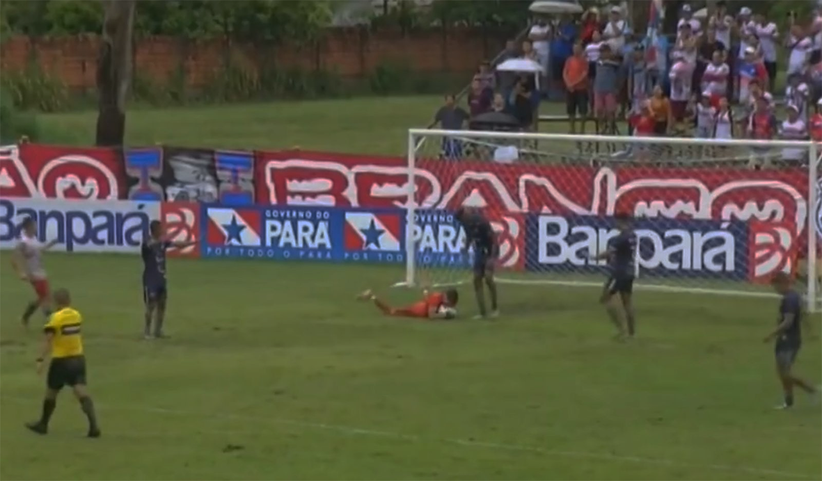 Read more about the article Parazão improvisa, lembra ‘futebol de várzea’ e causa danos a clubes, torcedores e profissionais da imprensa