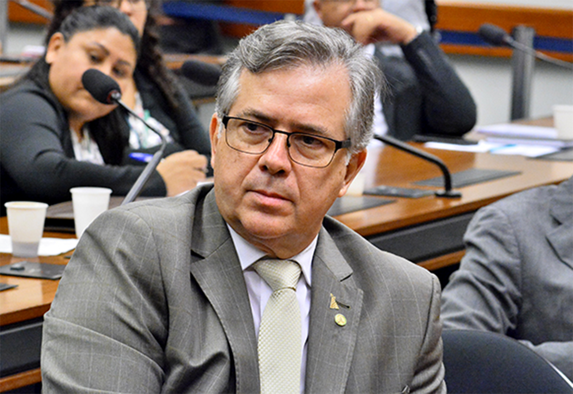 Read more about the article Ministros de Lula se atrapalham, tropeçam nas próprias pernas, causam constrangimentos e atravancam o País