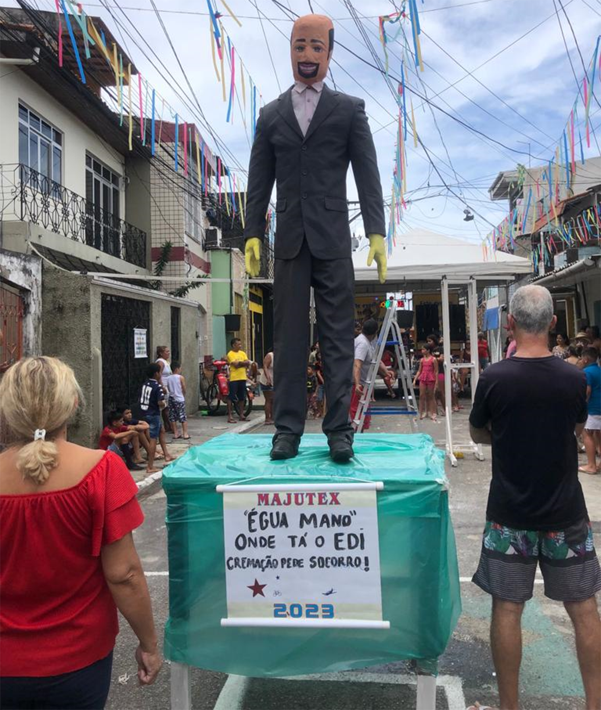 Read more about the article Malhação do Judas na Cremação lembra de temas sociais e o sumiço do prefeito de Belém, Edmilson Rodrigues