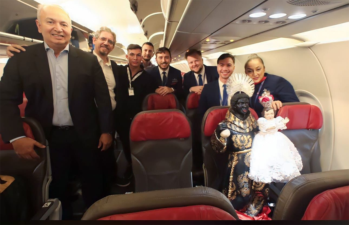 Read more about the article Usada e explorada, imagem peregrina de São Benedito vai de avião à São Paulo e volta de carona, de ônibus