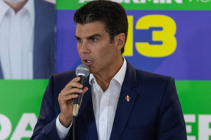 Tem boi na linha do trem de Ananindeua: prefeito se declara a favor de Helder; mulher dele, de Bolsonaro.