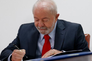 Governo Lula deve confirmar indicação do ex-senador Paulo Rocha para a Superintendência da Sudam