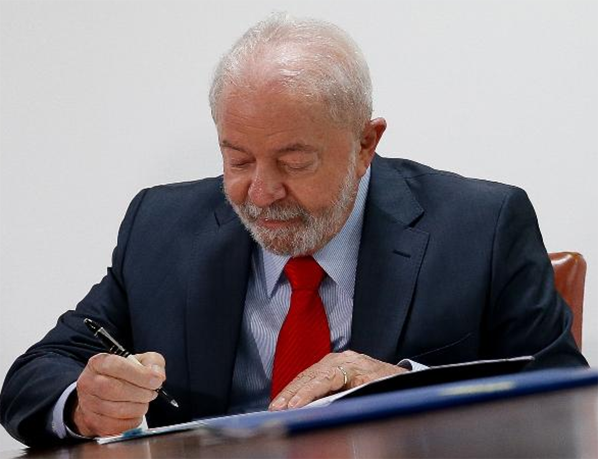 Read more about the article Governo Lula deve confirmar indicação do ex-senador Paulo Rocha para a Superintendência da Sudam